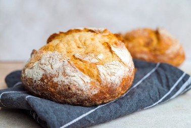 Hleb bez kapi ulja od samo 4 sastojka: Ko ga jednom proba zaboraviće na pekaru, svaki zalogaj je uživanje
