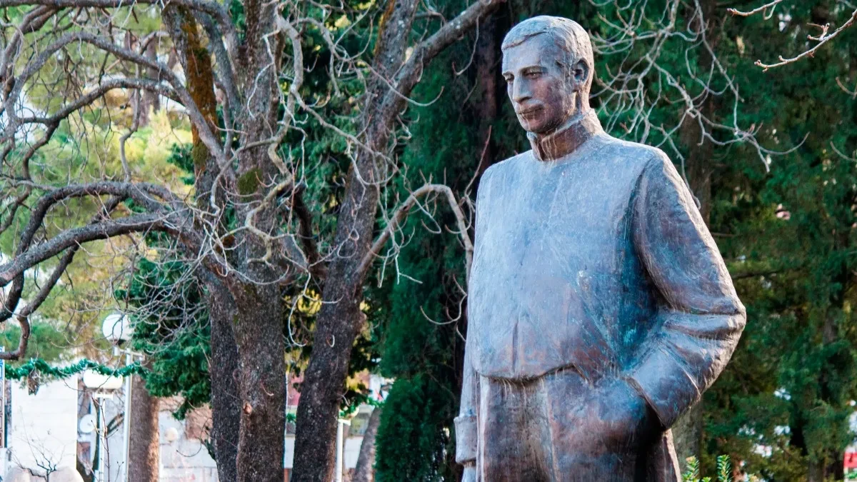 Dučić je udatoj ženi napravio dete, oteo verenicu Aleksi Šantiću pa je nakon ljubovanja napustio: Malo ko zna o mračnoj strani srpskog pesnika