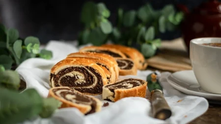 Starinski recept za najukusniju štrudlu sa makom: Pekara vam više neće pasti na pamet, ukusno testo i neodoljiv fil