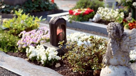 Poseban režim ulaska motornim vozilima na groblja danas za Pobusani ponedeljak