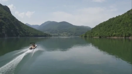 Zablistaće srpski Maldivi: Tradicionalna akcija čišćenja jezera Perućac organizuje se i ovog proleća