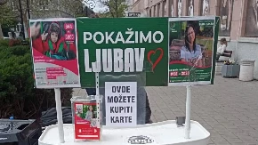 Tri sestrice koje su oduševile Srbiju ponovo pokazale da imaju veliko srce: Prodavale badnjake za ljubav pokojne mame, a sada su deo humane akcije