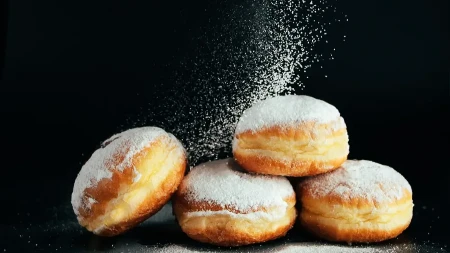 Jedan sastojak čuda čini: Ako ovo dodate u krofne neće upiti ni kap ulja, recept zlata vredan