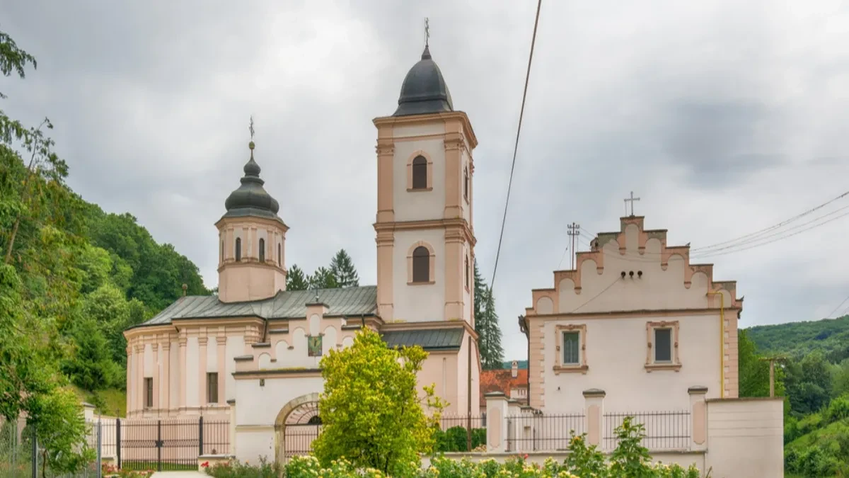 Mali Versaj usred Srbije: U ovom manastiru se dešavaju čuda - Krije jednu veliku tajnu