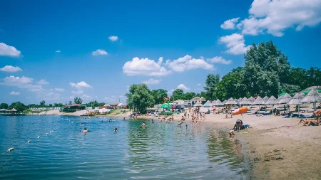 Zovu je srpskom Kopakabanom! Peskara je jedna od najlepših plaža u Srbiji - idealna destinacija za letnji odmor