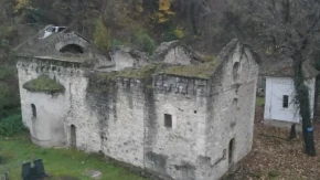 Ova crkva čuva velike srpske tajne! U njoj se oženio vožd Karađorđe, a vrata ove bogomolje pravo su čudo