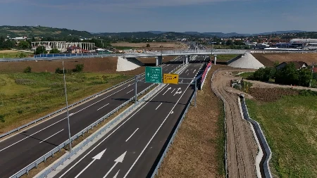 Veličanstvene slike iz srca Srbije: Ovako izgleda moderna deonica Moravskog koridora koja se danas pušta u saobraćaj - put koji će spojiti preko pola miliona ljudi 