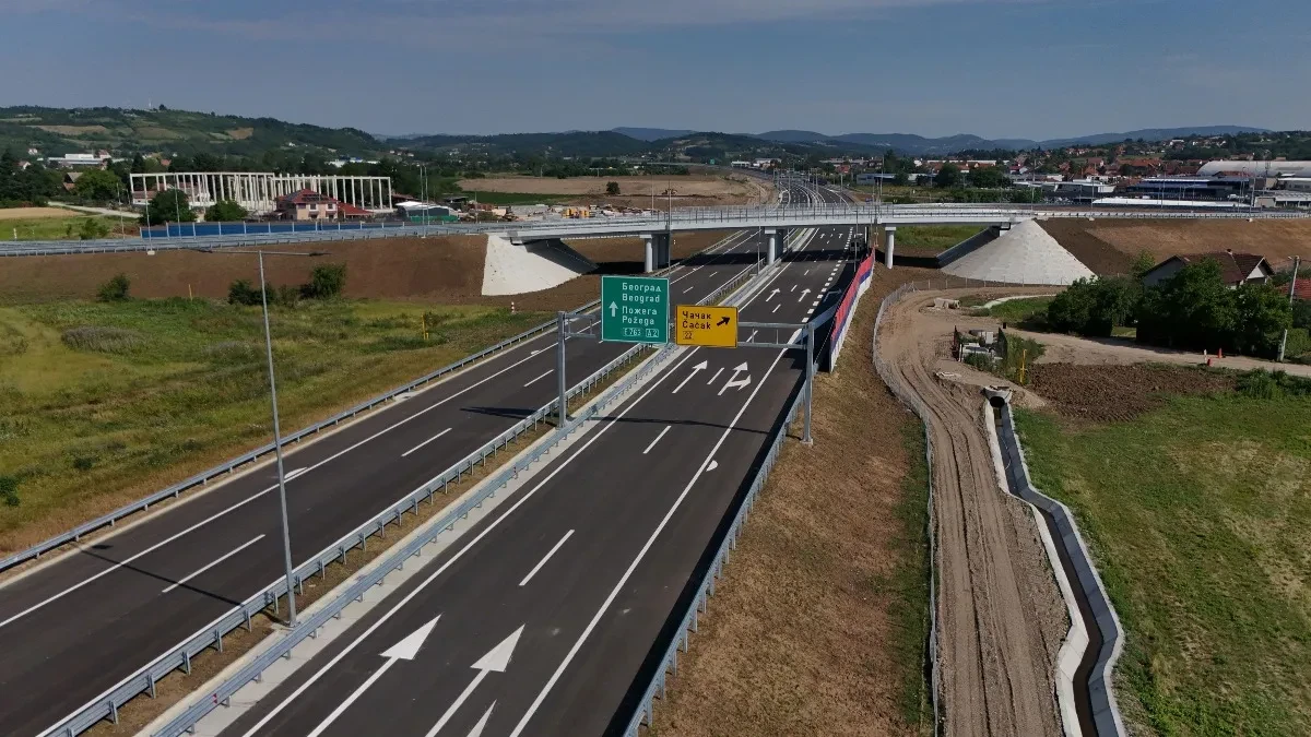 Veličanstvene slike iz srca Srbije: Ovako izgleda moderna deonica Moravskog koridora koja se danas pušta u saobraćaj - put koji će spojiti preko pola miliona ljudi 