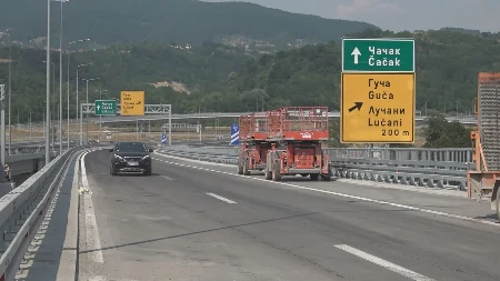 Zatvorena petlja Vrčin ka Beogradu: Vozači preusmereni na alternativne pravce, kolone kamiona na Batrovcima i Šidu