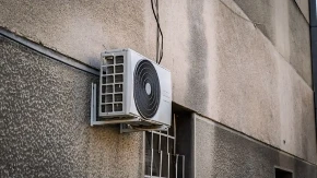 Svi bacaju vodu iz klime, a prave ogromnu grešku! Ne prosipajte, evo za šta može da vam posluži