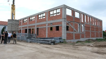 Ova opština na istoku Srbije dobija jednu od najmodernijih škola u državi, samo sala imaće preko 1.000 kvadrata: Glišić obišao radove i poručio - krenuću u nenajavljene kontrole