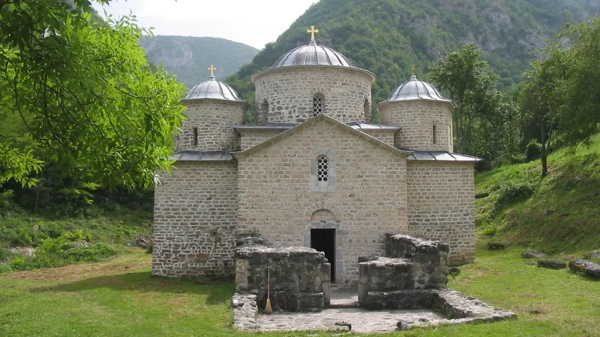 Ovaj manastir sagradio je Nemanjić za kog nikada niste ćuli: Misteriozna legenda o Jug Bogdanu i 9 Jugovića se i dalje ispreda