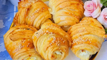 Testo iz rerne premažite ovim i biće mekano 3 dana: Zaboravite na peciva iz pekare, ovo ćete tamaniti