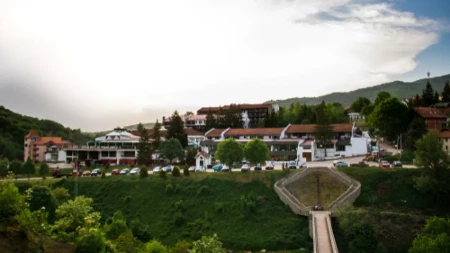 Ova banja je pravi unikat u Srbiji: Priroda kao iz bajke, odmor zagarantovan, a cene jeftine