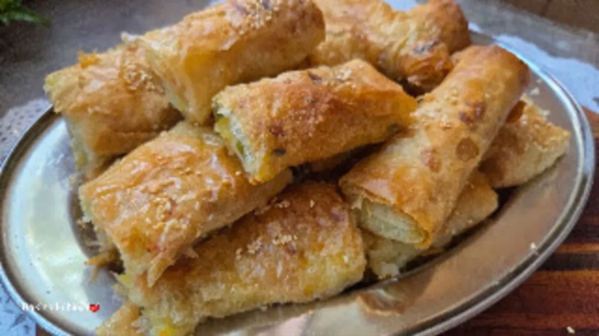 Pita po bakinom receptu zbog koje ćete zaboraviti pekaru: Tako je hrskava i puna ukusnog nadeva, zapišite recept