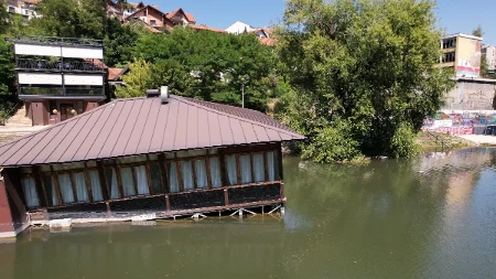 Ugrožena bezbednost učesnika: Otkazani tradicionalni skokovi u reku Đetinju u Užicu - smanjen dotok vode u akumulaciju, JP "Srbijavode" odmah uputilo zahtev