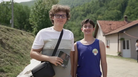 Ovo nema u Francuskoj, sve je prelepo: Došli iz Pariza i oduševili se srpskim selom - do Beserovine u srcu Tare sada stigao i asfalt