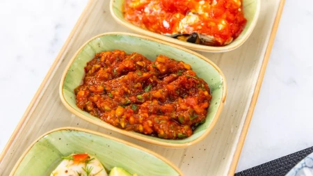 Da li ste probali bugarski ajvar? Dodaju ovaj sastojak u paprike, a gurmani tvrde da je fantastičan