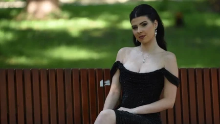 Ona je nakon dve decenije prva prijepoljska maturantkinja koja će studirati u Londonu: Lepa Tajra ostvaruje svoj san - uložila je puno truda i odricanja