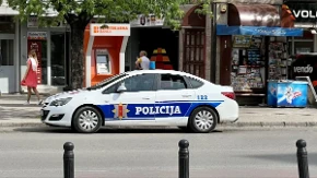 Cetinjanin tukao svog psa, pa uhapšen: Brza reakcija policije nakon prijave, sve se videlo na snimku