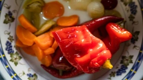 Najukusnija zimnica koja se SPREMA U SEPTEMBRU: Recept za turšiju od kupusa i šargarepe koja jača imunitet pred zimu ima jedan TRIK za savršenu hrskavost
