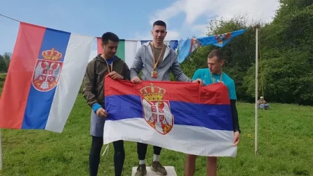 Spektakl na Rajcu: Planinari iz cele Srbije čiste staze i bore se za Trofej Beograda