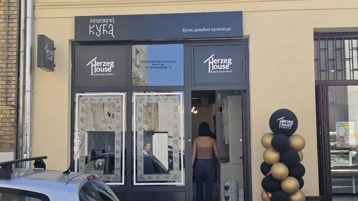 Neraskidiva veza: Hercegovačka kuća na oduševljenje građana otvorena u centru Novog Sada