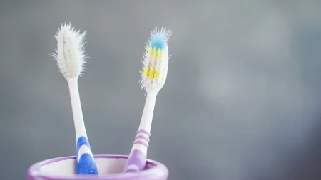 Zašto ne treba bacati staru četkicu za zube? 7 mesta koja ćete njome očistiti bolje nego bilo čim drugim