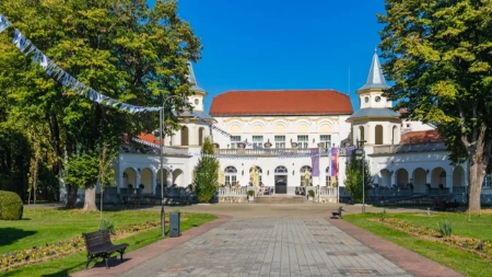 Nekada su je zvali "smrdna banja", danas je prava lepotica: Krije lekovite izvore i kraljevski park, a noćenje jeftino
